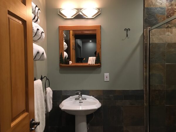 Spacious village condo with private hot tub and views (HL014) - Image 7